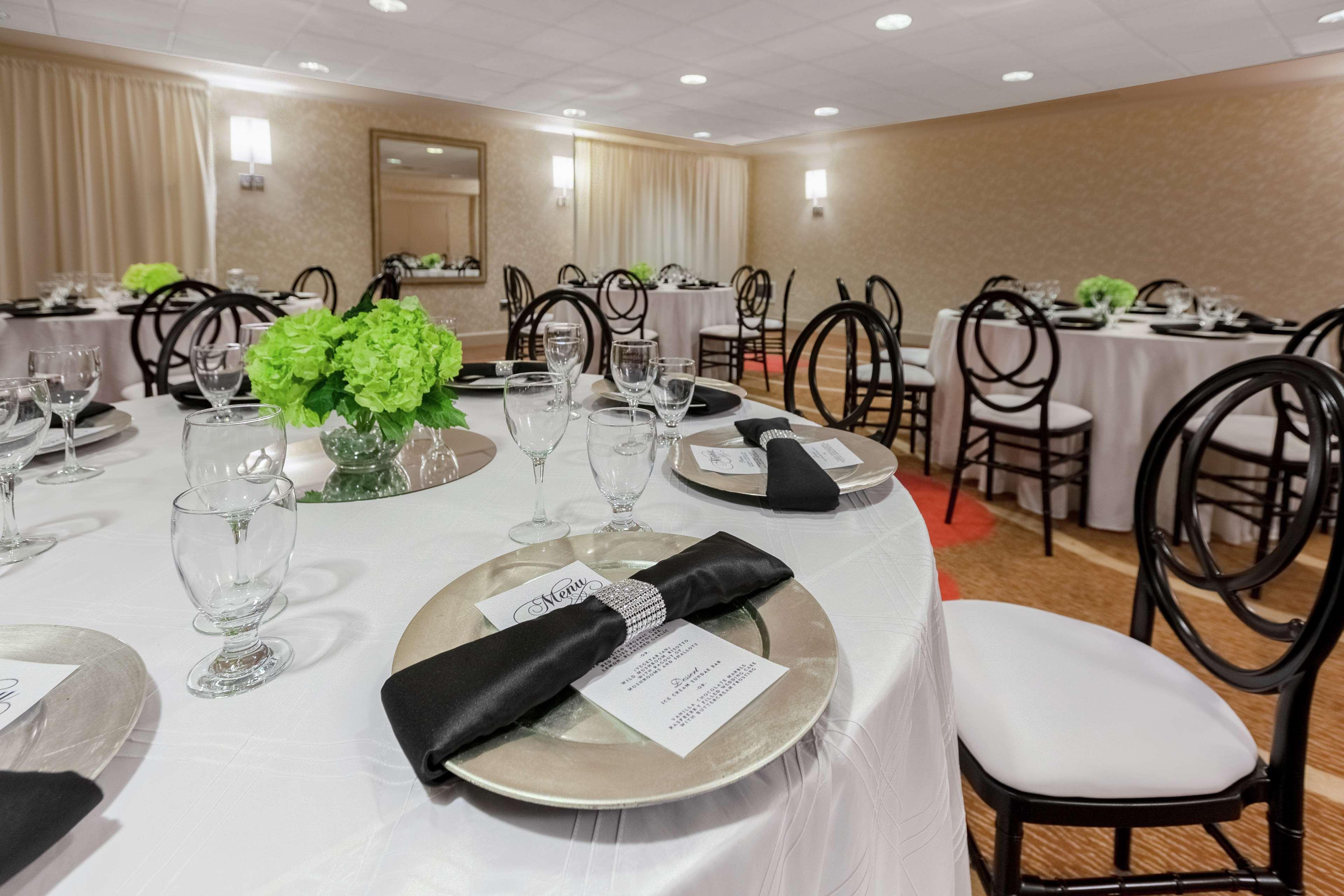 Hilton Garden Inn Pittsburgh University Place Exterior photo